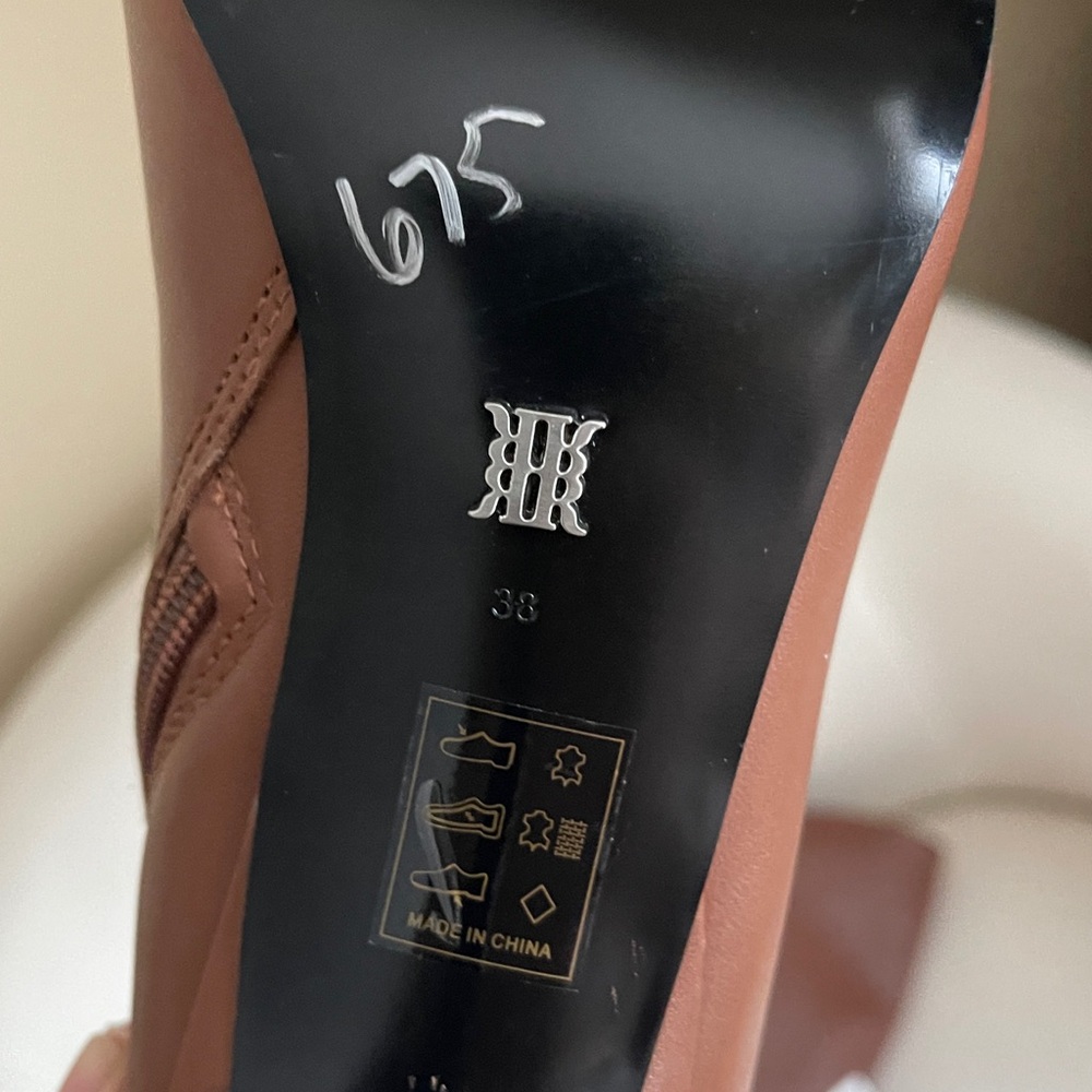 NEW REISS 20”
Carina Pointed Toe Knee High Heel Brown Leather Stiletto Boots - Picture 9 of 13